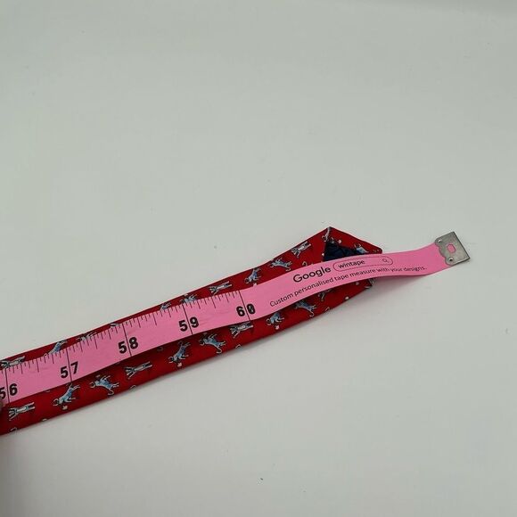 VINEYARD VINES Red With LIGHT BLUE BULLS and BEARS HAND MADE SILK TIE - Picture 5 of 6
